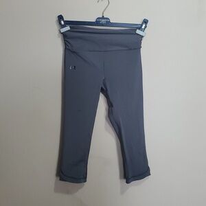 Under Armour Gray cropped leggings size small